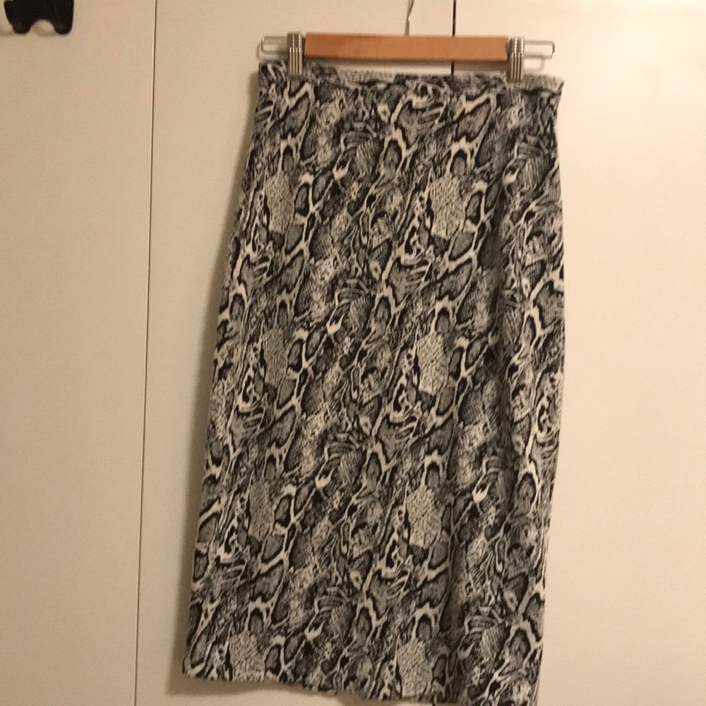 Pencil skirt - snake print